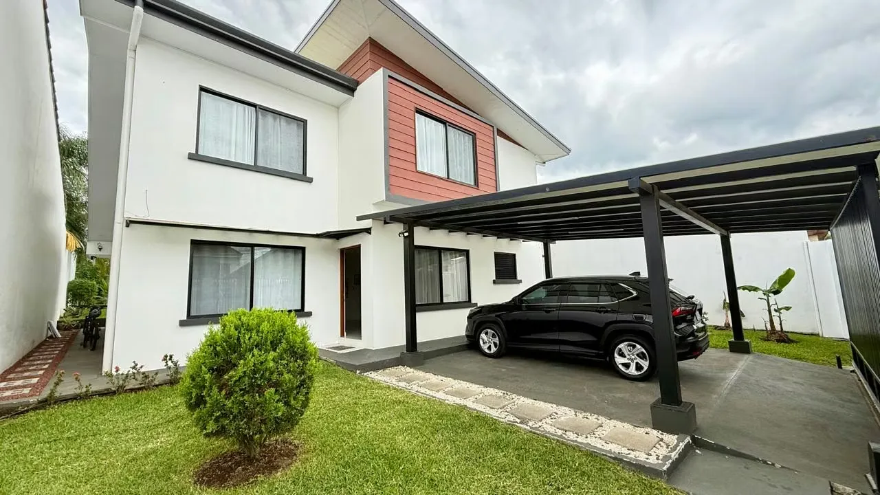 Alquiler de Casas Heredia Belén Cariari Bosques Doña Rosa.- Amplio Jardín- Excelente ubiación
