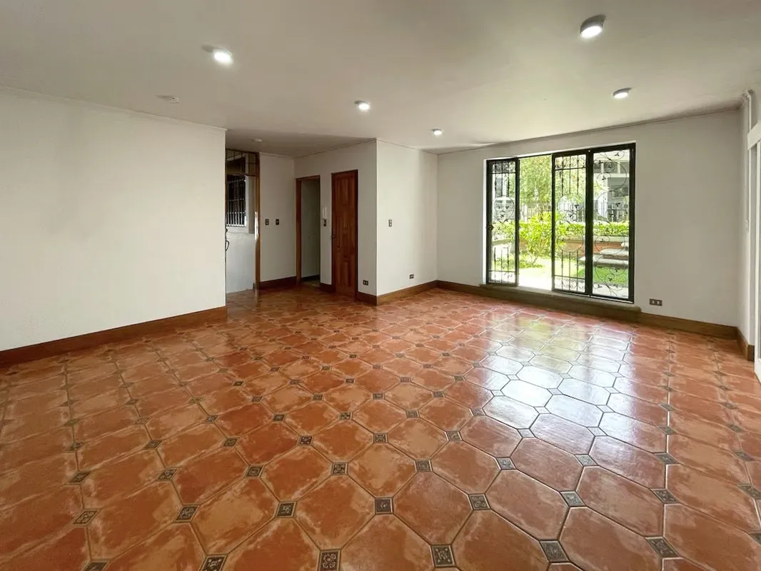 Office for Rent – Barrio Escalante (MB)