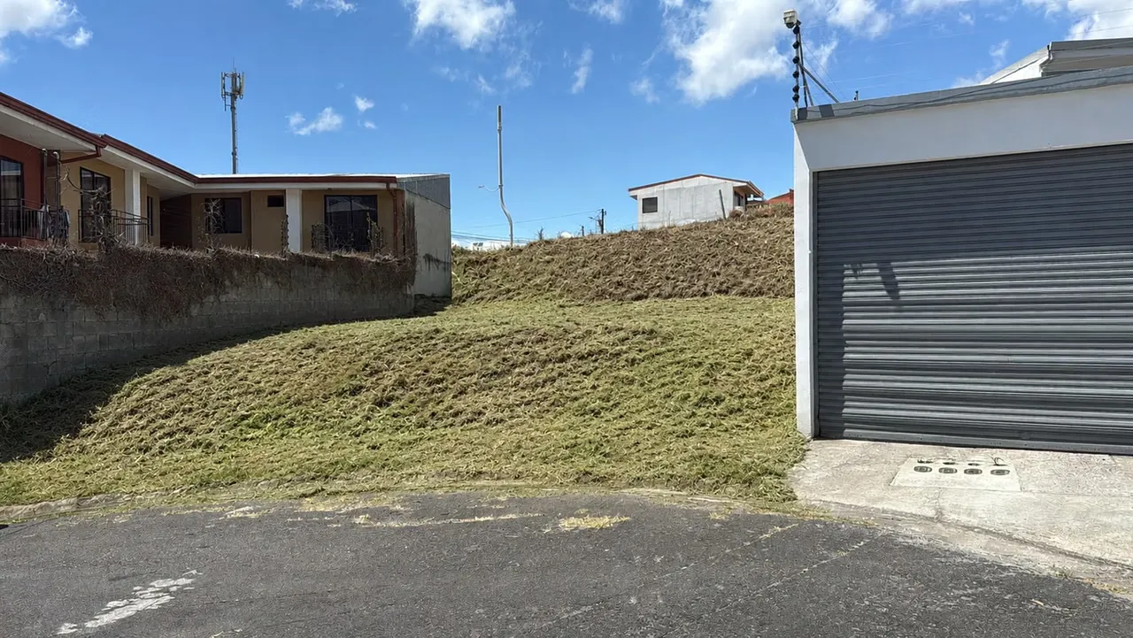 Lot for Sale in Lomas de Ayarco Sur