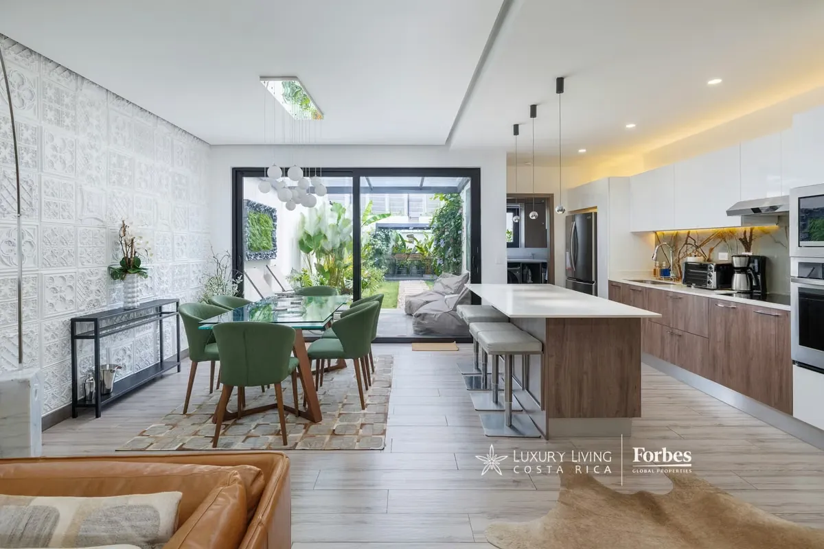 Located in San Antonio de Escazú, within the thoughtfully designed community of Condominio San Antonio Urbano, this contemporary villa presents a balanced ...
