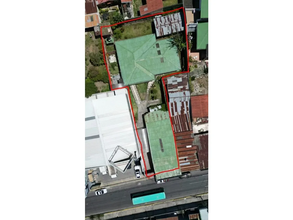 Venta de terreno comercial en Cartago, avenida muy transitada