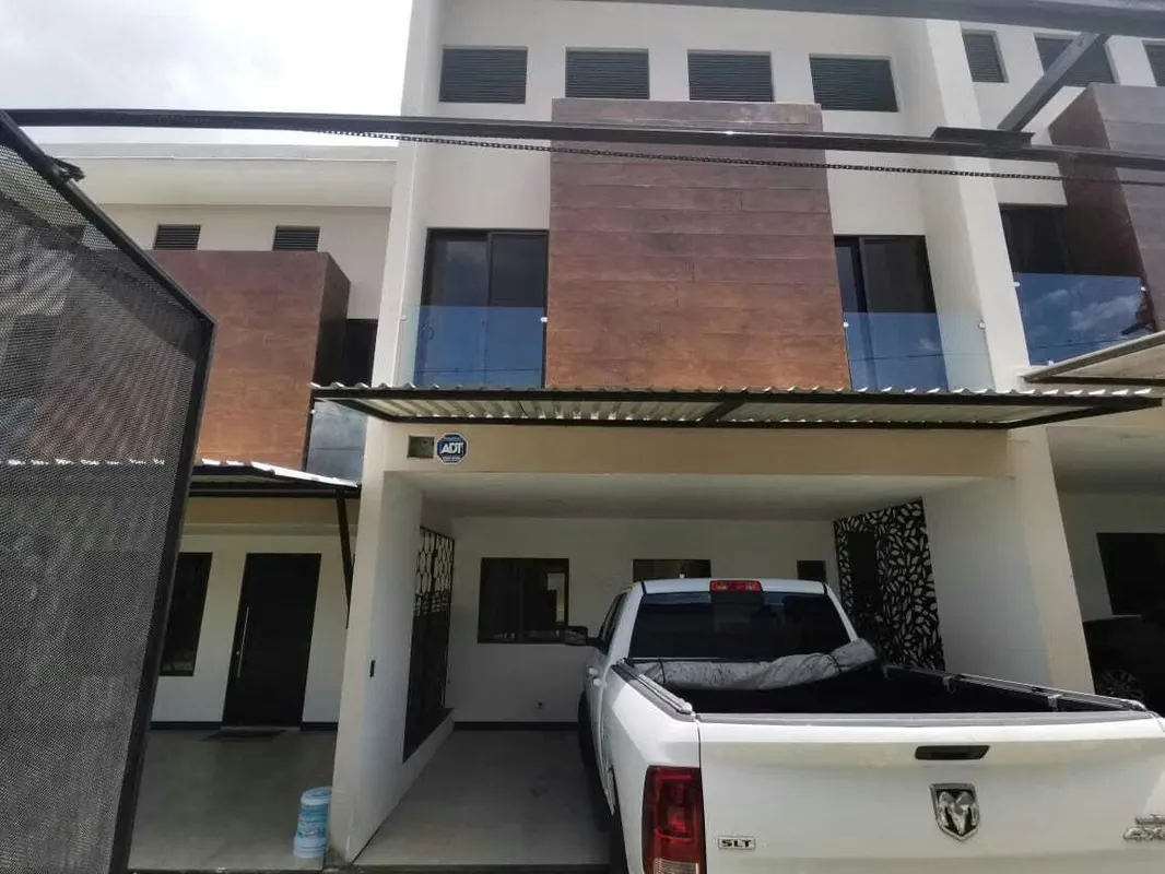 Excelente oportunidad de inversión en condominio ubicado en San Vicente de Moravia, en una zona de alta demanda y crecimiento.