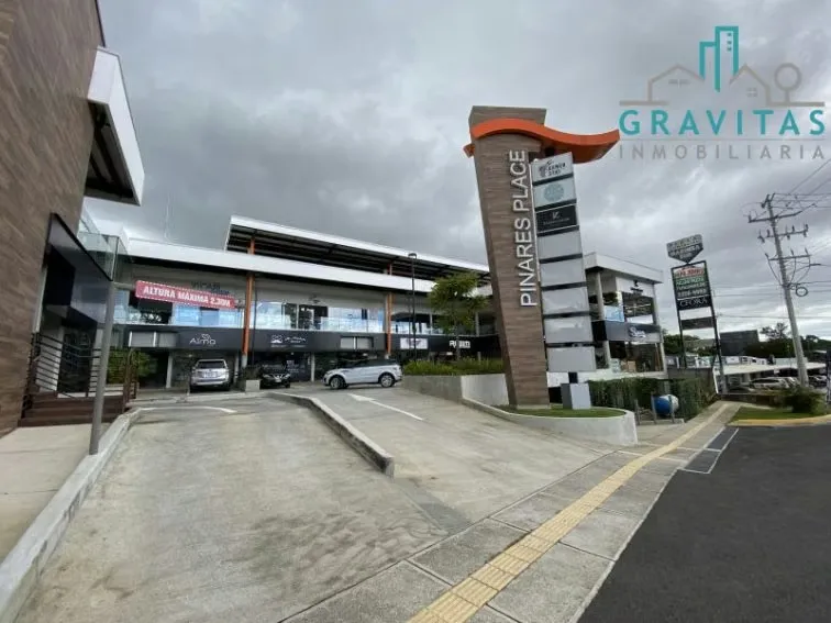 Commercial spaces for rent in Plaza Pinares Place, Curridabat, facing the highway.