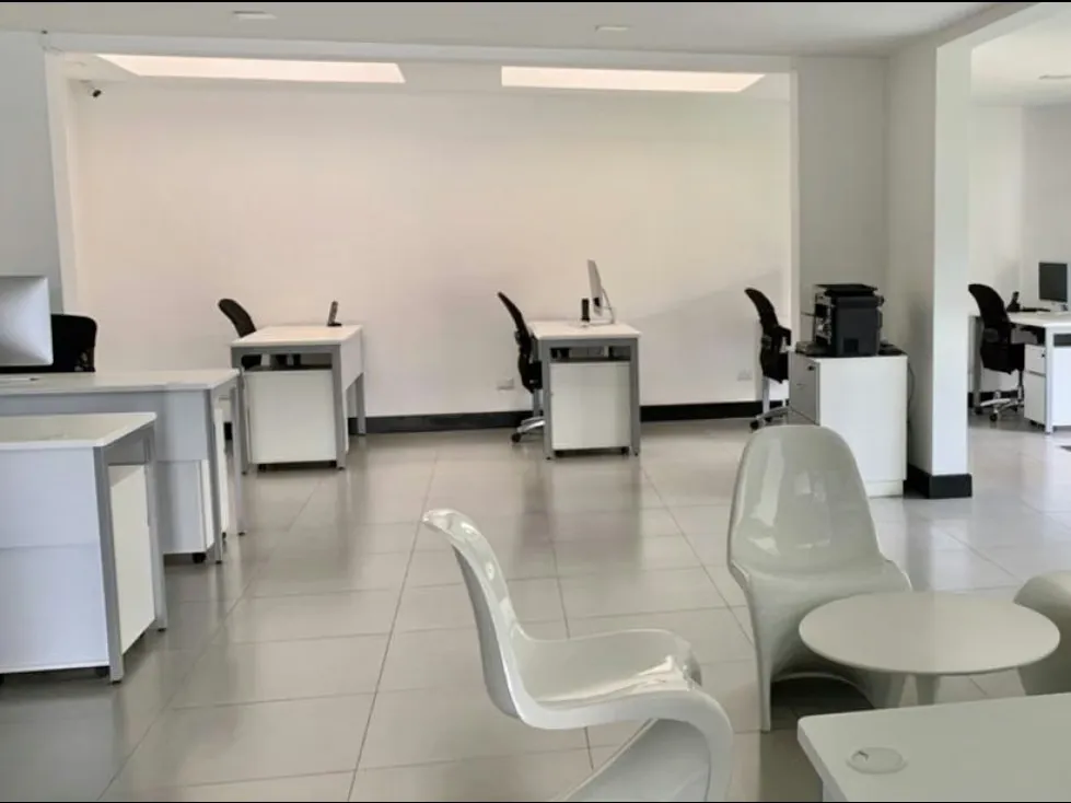 Se alquilan Oficinas de lujo en Rohrmoser, cerca de Torre Cordillera