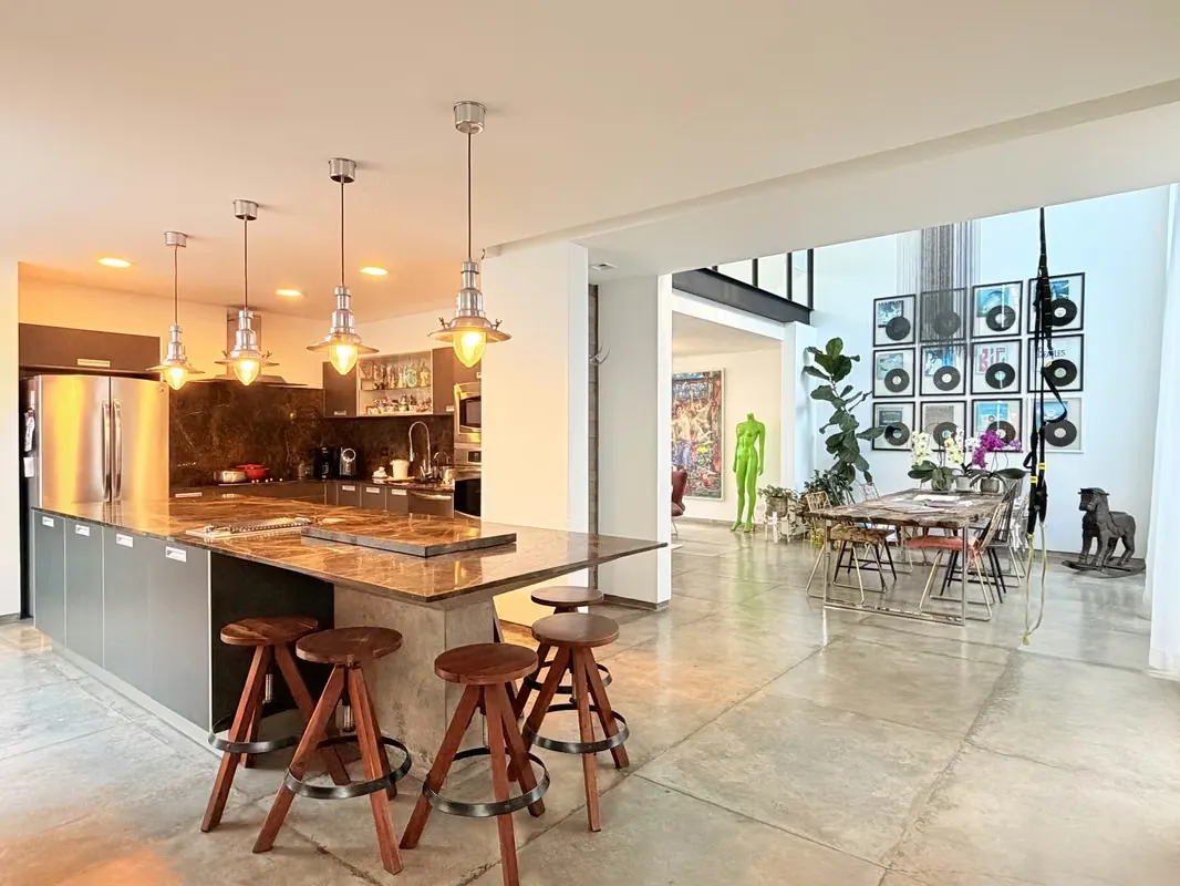 Venta Residencia Contemporánea de Dos Niveles | 444 m² | Freses de Curridabat