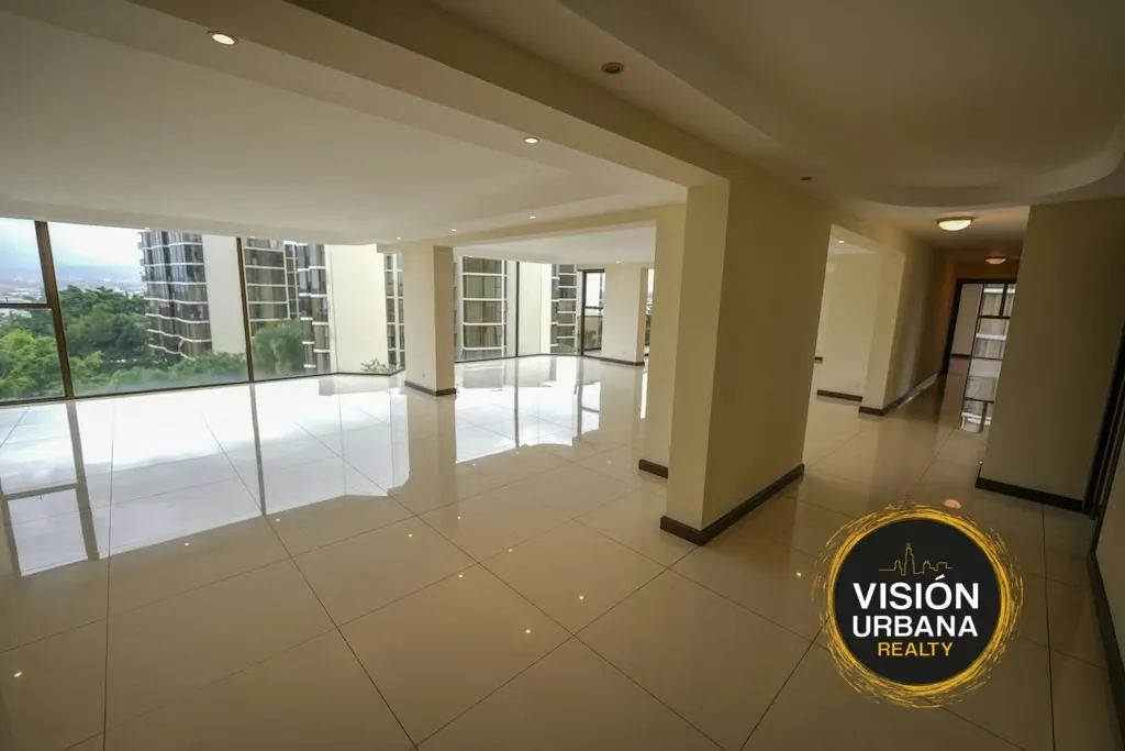 Spacious 3-bedroom apartment in Bello Horizonte, Escazú, located in the Altos de Marbella Condominium. This single-level apartment is on the 7th ...