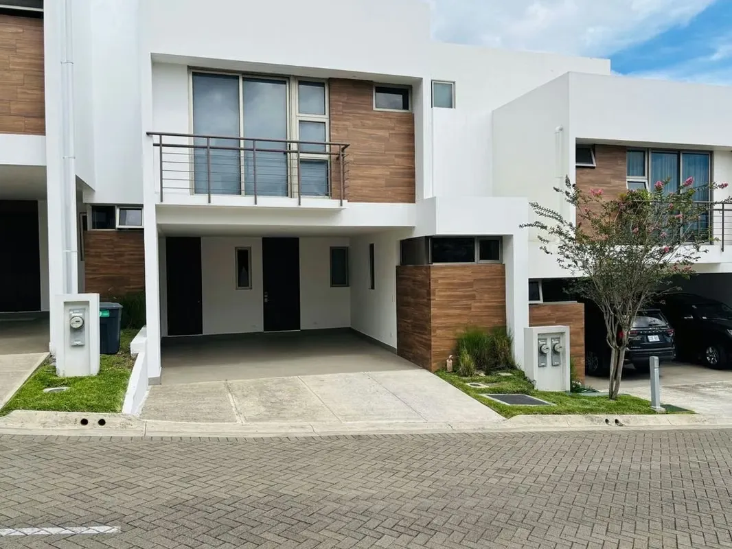 FURNISHED HOUSE FOR RENT IN TERRALTA GATED COMMUNITY – ESCAZÚ