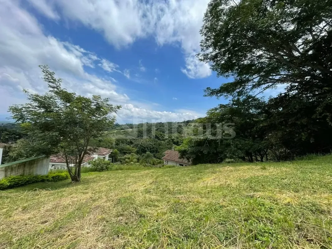 Venta de lote plano y con vistas en Ciudad Colón