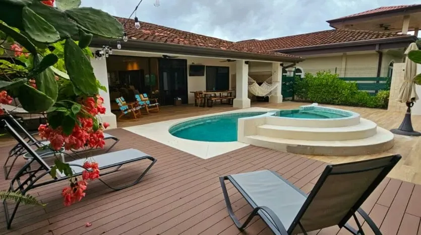 Venta de casa moderna con Piscina Privada en Costa del Sol