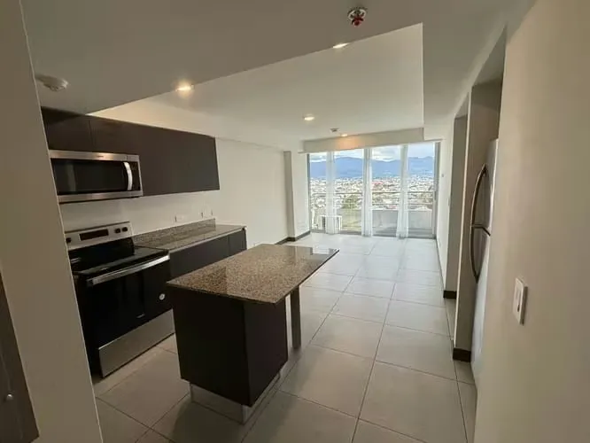 Apartamento en alquiler en Los Yoses – Ubicación privilegiada