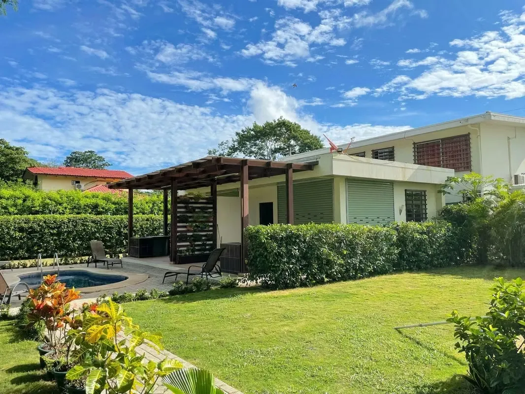 This property is an excellent investment opportunity located in Tamarindo, Guanacaste, Costa Rica. It features beautiful ...
