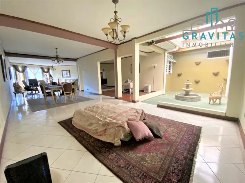 House for sale in San Pedro de Montes de Oca, located in Los Yoses. Features include: