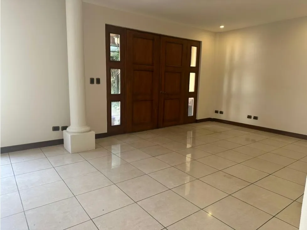 Venta de Casa en San Rafael de Escazú, Costa Rica.