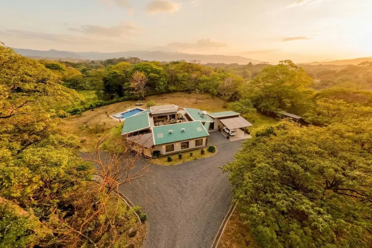 Hermosa Propiedad en Venta en Turrúcares, Alajuela