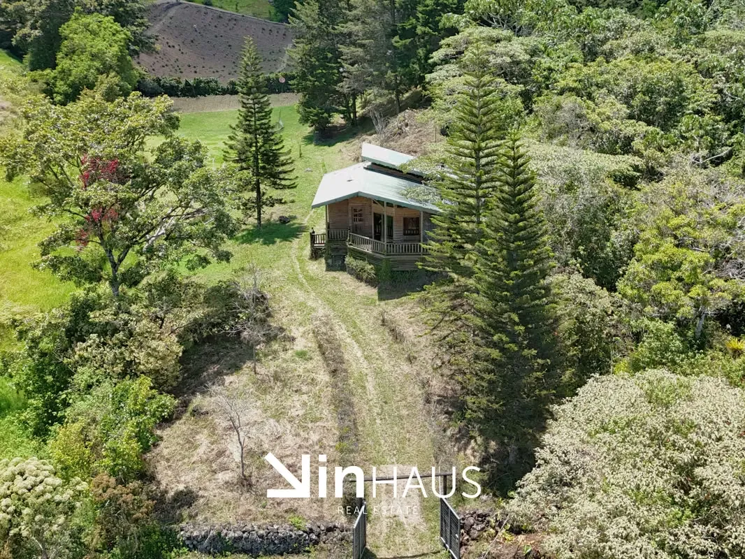 Venta de finca con hermosa cabaña en el Yas de Paraíso, Cartago -EU