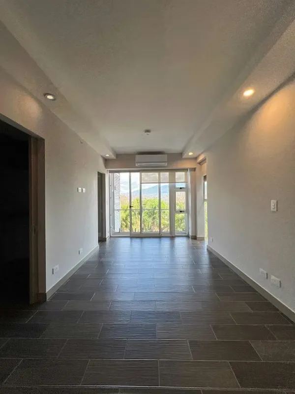 SE ALQUILA hermoso apartamento tipo estúdio en BeCariari (Real Cariari) línea blanca