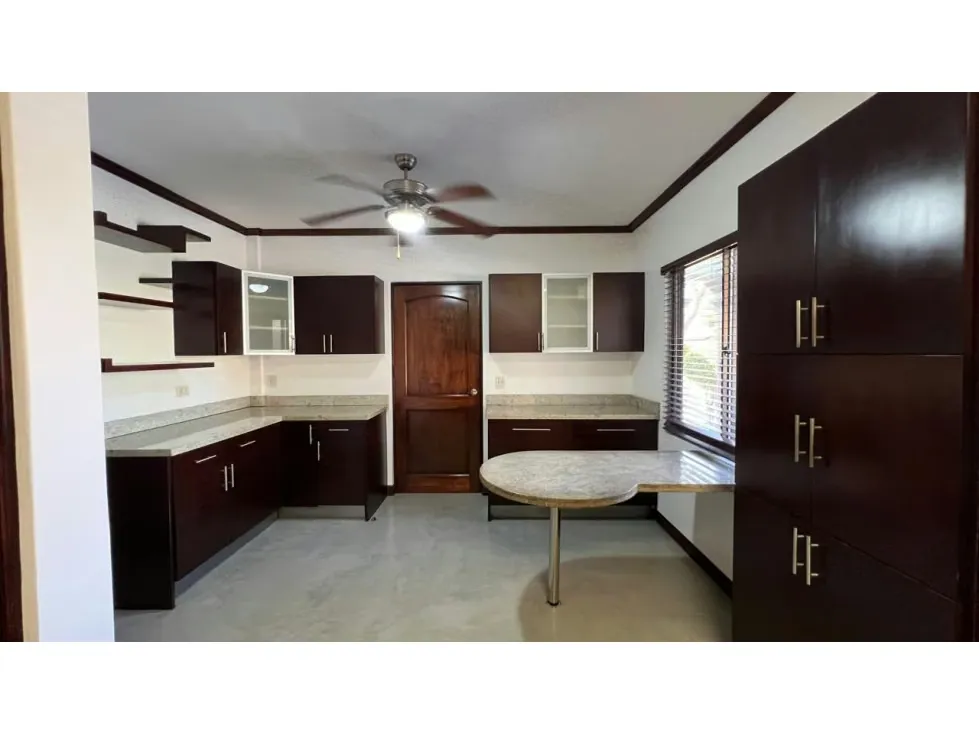 Pozos, Santa Ana | Excelente oportunidad: condominio 315 m² | Cod. 520