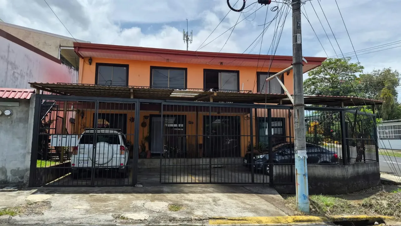 Se venden 4 apartamentos en bloque, ideales para inversionistas que buscan rentabilidad inmediata, ...