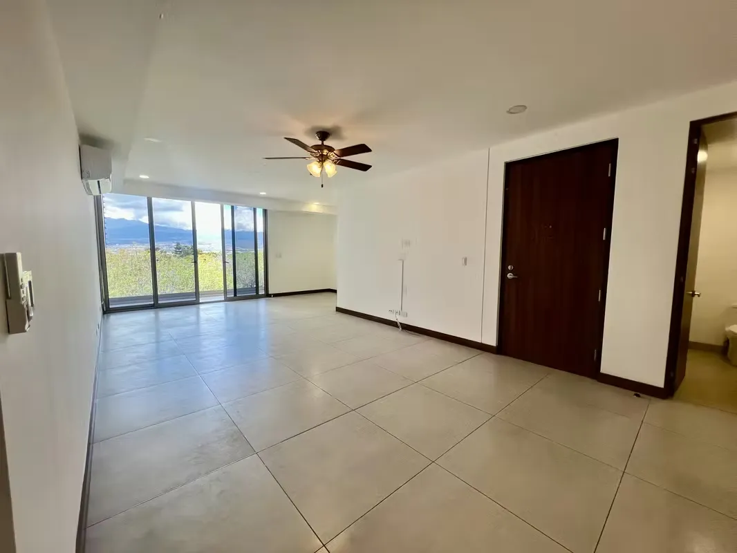 En una de las zonas más prestigiosas y consolidadas de San José, se presenta esta elegante propiedad de aproximadamente 200 m², ubicada en una de las torres ...