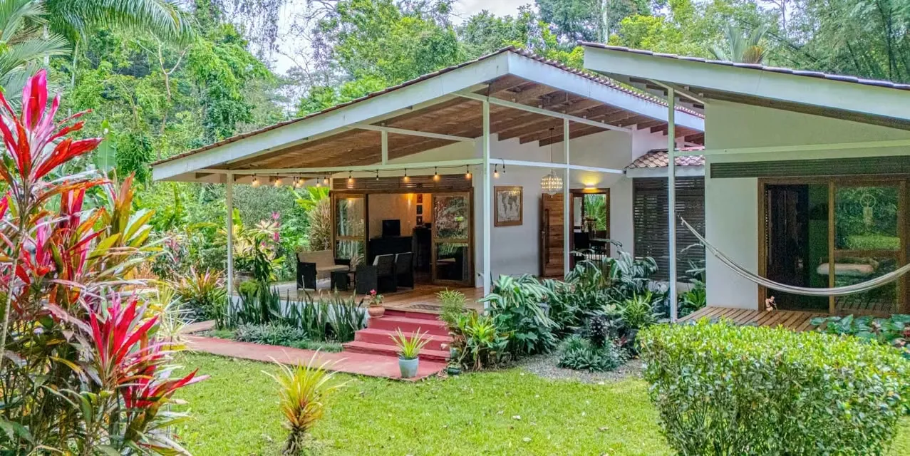 Villa 6 habs en Cocles Puerto Viejo - privacidad en selva madura