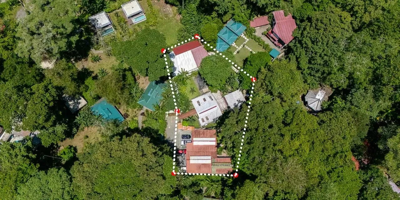 Comercial 12 habs en Playa Chiquita Puerto Viejo - Villas con piscina