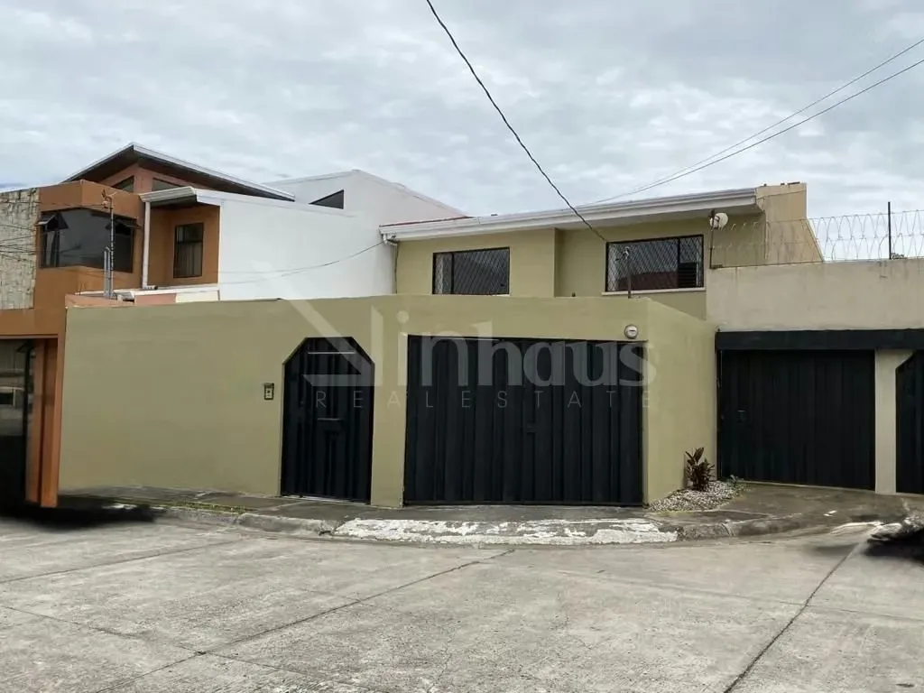 Venta de casa en Residencial en Llorente de Tibas