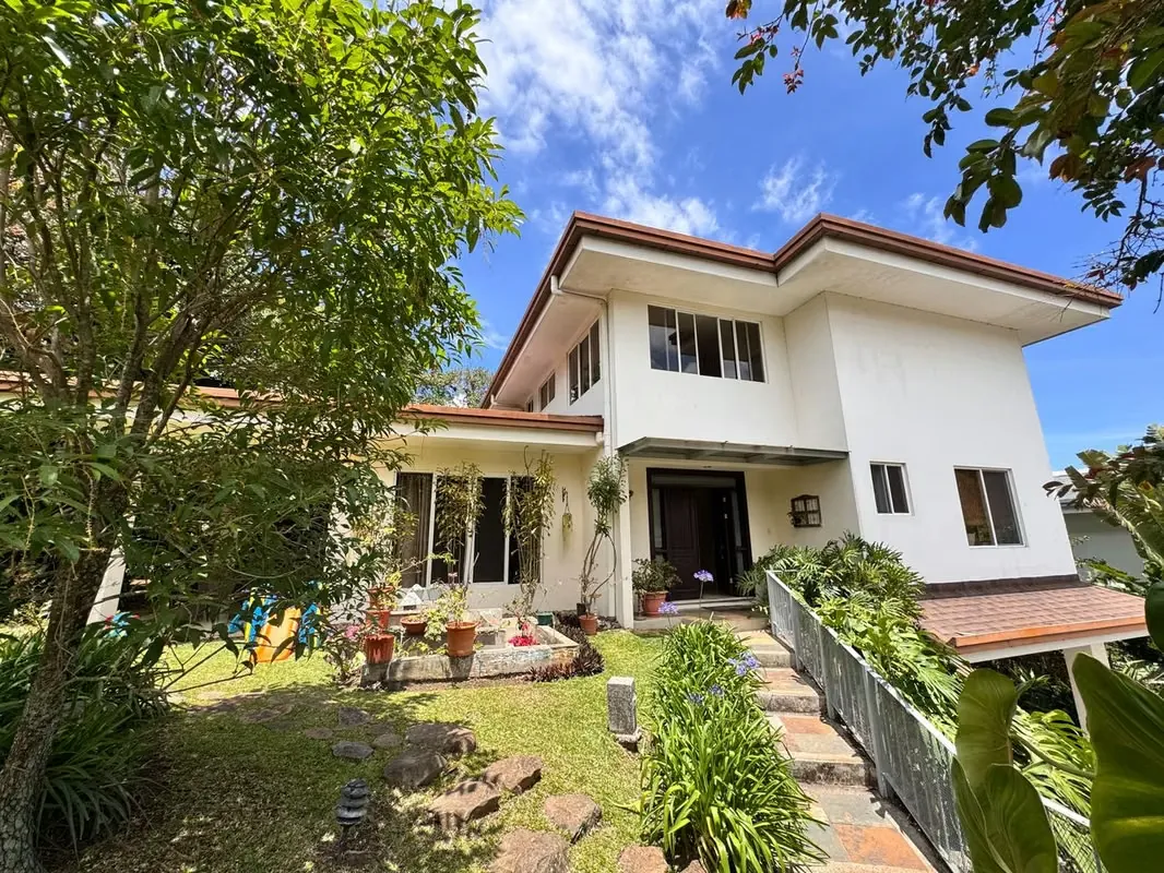 VENTA DE CASA EN CONDOMINIO BRISAS DEL BOSQUE ESCAZÚ