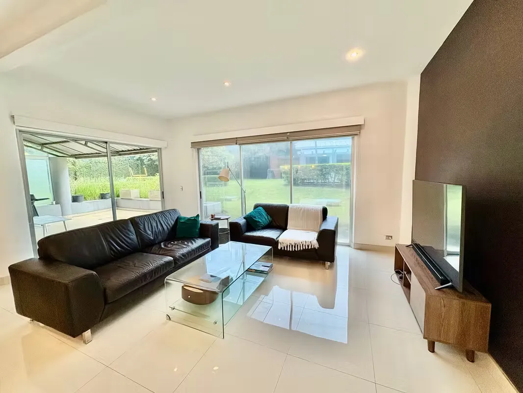 ALQUILER DE APARTAMENTO EN BELLO HORIZONTE DE ESCAZÚ, 180 M2