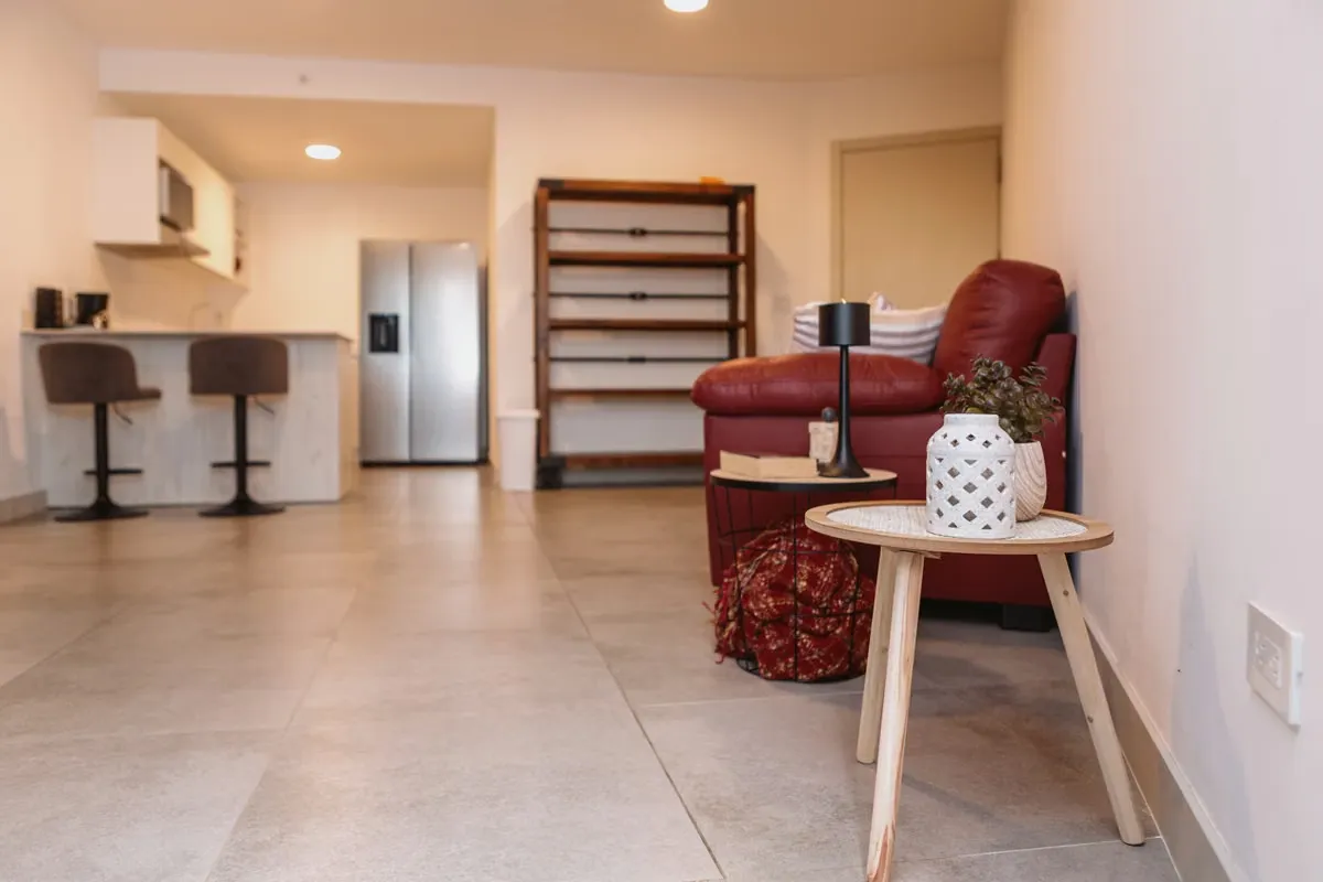 SE ALQUILA HERMOSO APARTAMENTO DE 2 HABITACIONES EN NÚCLEO SÁBANA