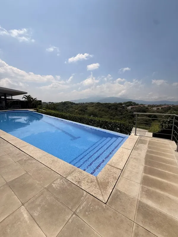 Oportunidad! Casa de un piso en Condominio Akari, San Antonio de Alajuela.
