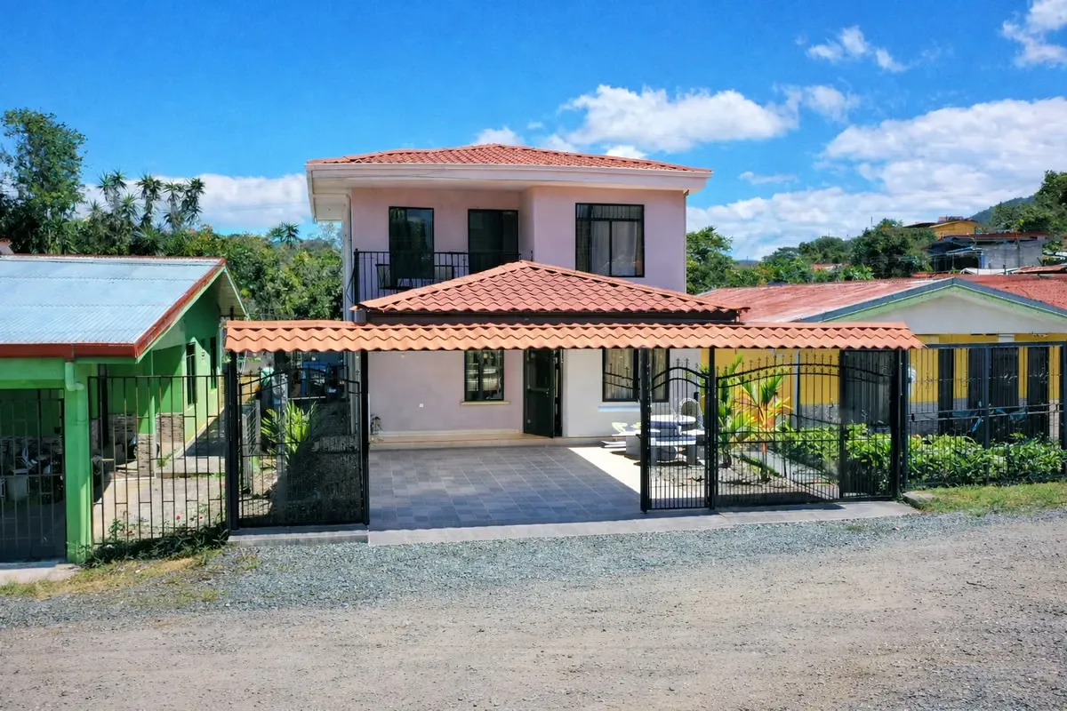 Casa + 2 Apartamentos (Generando Ingresos) en San Luis, Acosta – ¡Prima 10%!- 10