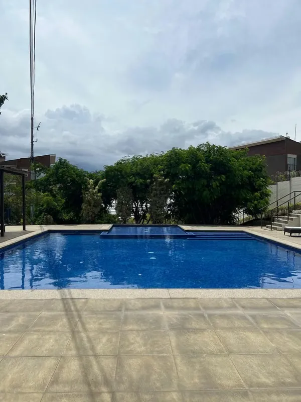 Se alquila moderno y acogedor apartamento completamente ...