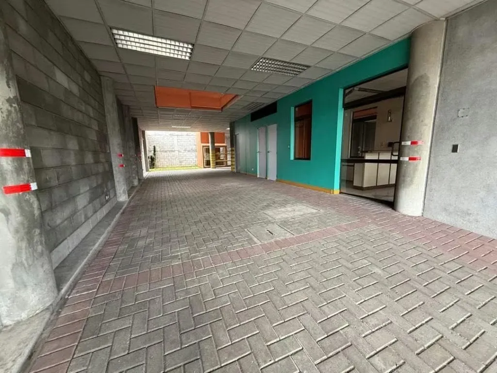 COMMERCIAL BUILDING IS RENTED CURRIDABAT