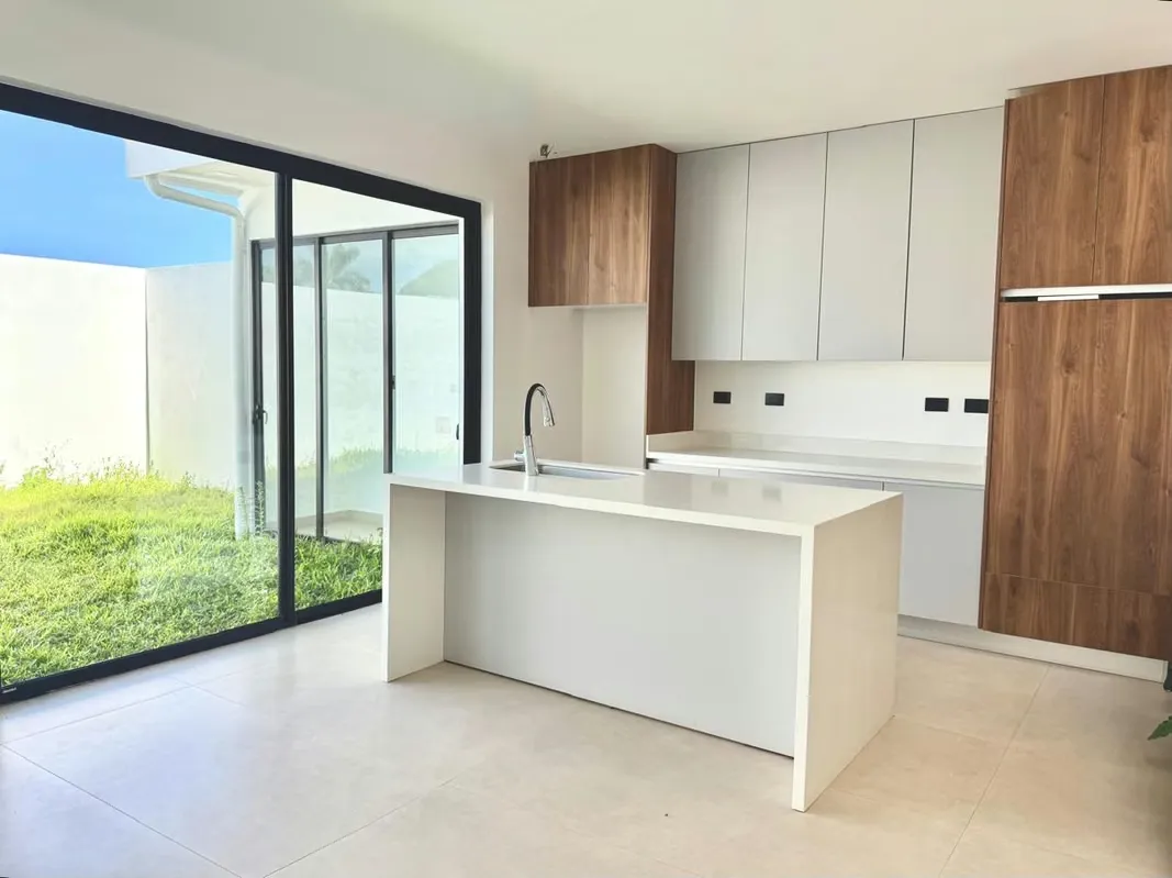 HOUSE FOR SALE IN CONDOMINIUM IN GUACHIPELÍN, ESCAZÚ*
