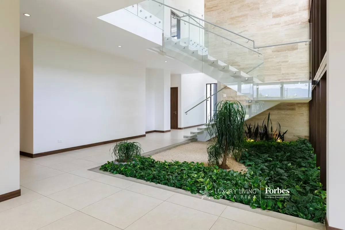 19924 – Modern new luxury home for sale in Residencial La Hacienda