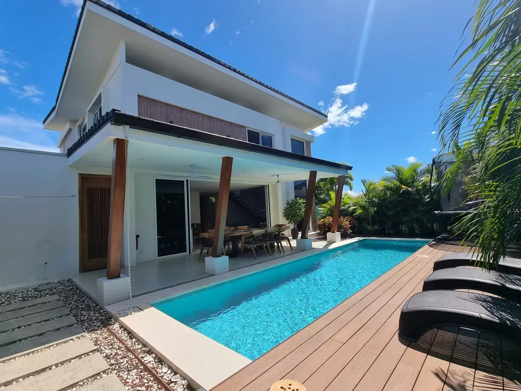 Casa de lujo amueblada en alquiler en Grecia, Alajuela | Piscina privada y amenidades premium $3500