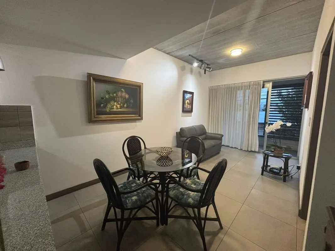 Moderno Apartamento en Escalante 101 de Dos Niveles con Balcón y Amenidades