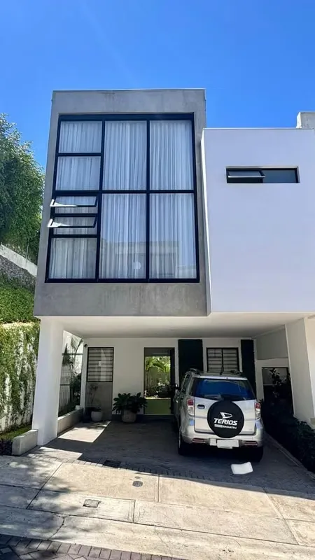 Oportunidad en Escazú: Casa en Condominio Bali