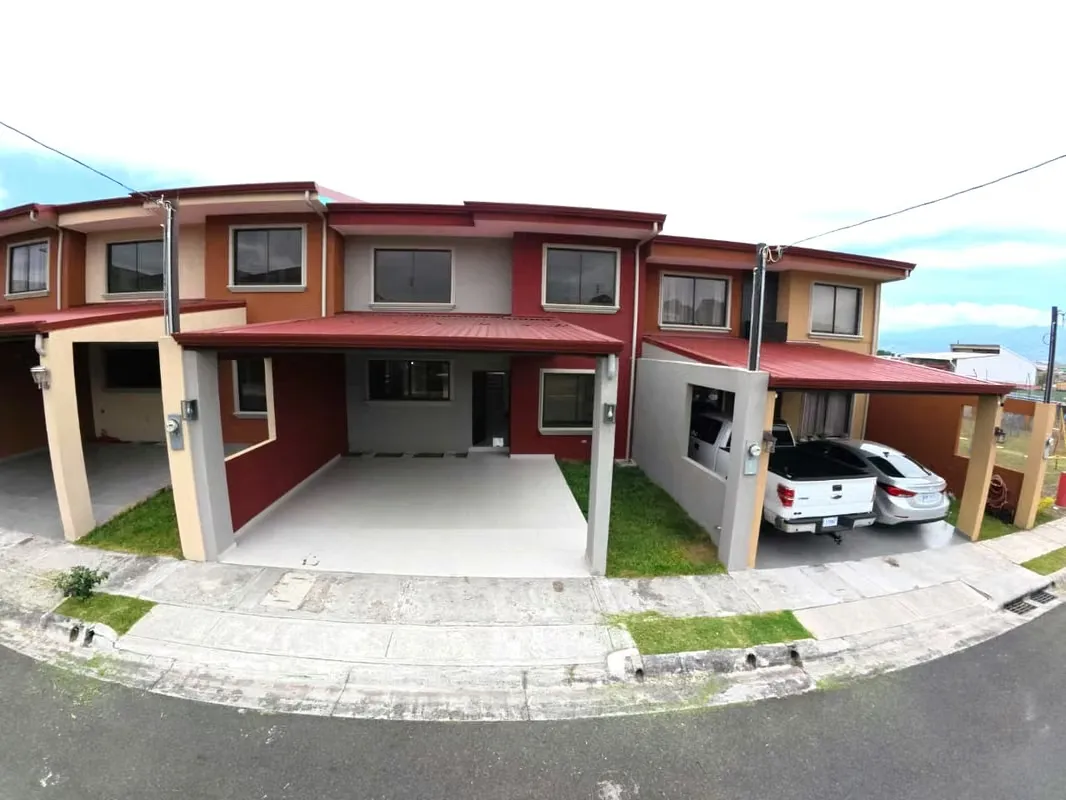 SE VENDE CASA NUEVA EN CONDOMINIO EN CORONADO 3 HABITACIONES — SEGURIDAD — TERRAZA BBQ
