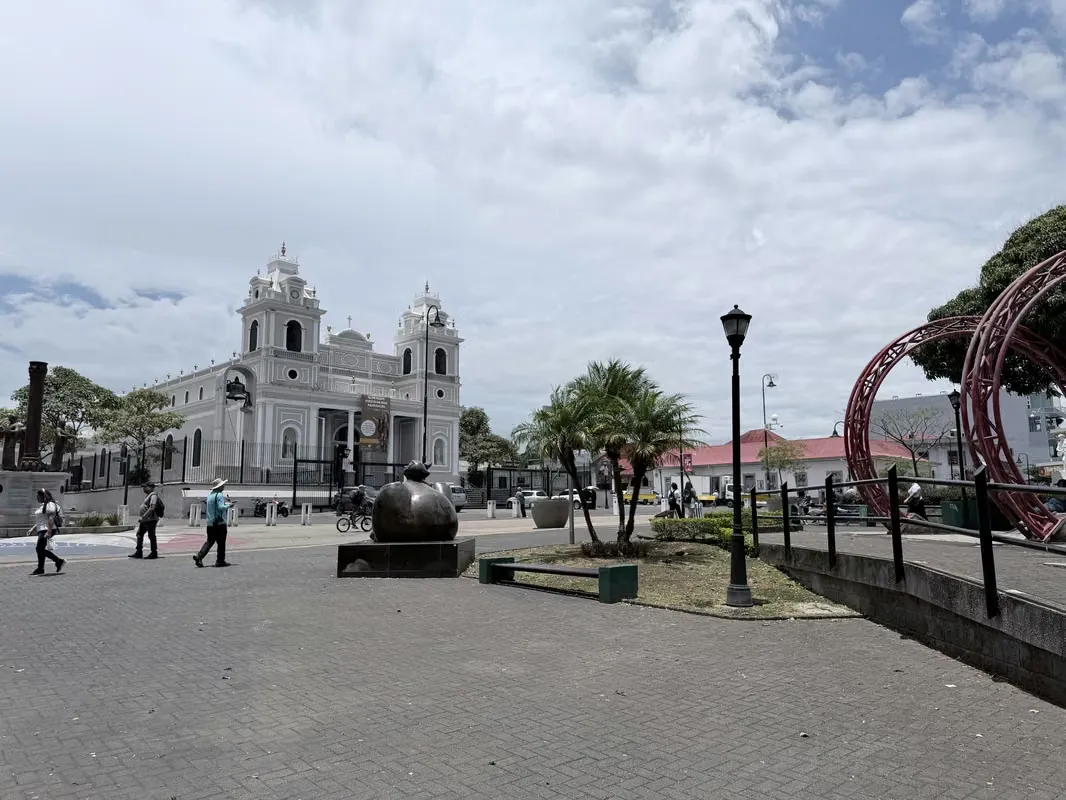 Local Comercial en Barrio Chino - Recientemente remodelado