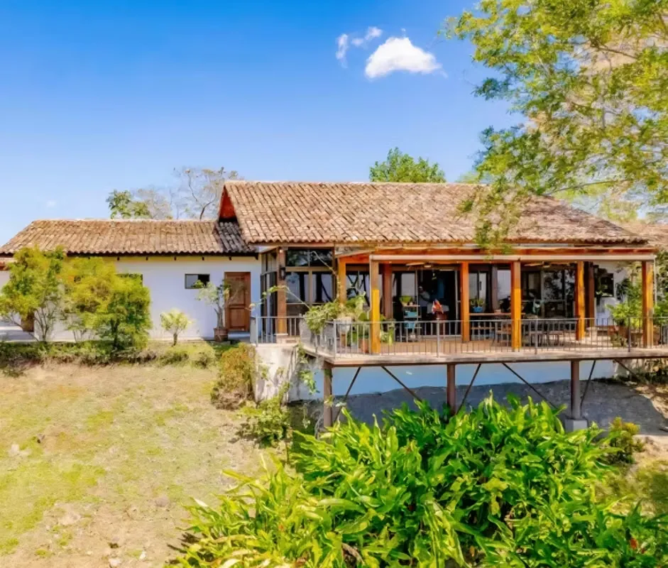 Home for Sale in Orotina – La Jolla de Bajamar with Gulf of Nicoya Views
