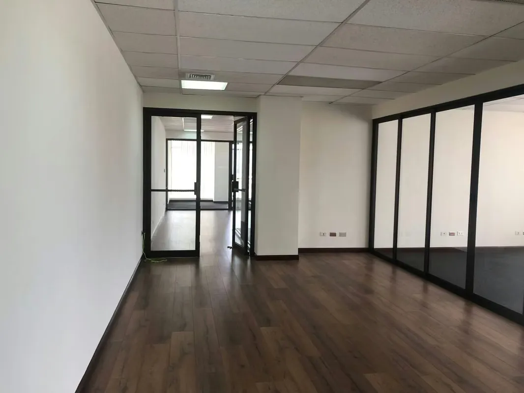 Modern office located in Oficentro, one of the most strategic corporate areas in San José.