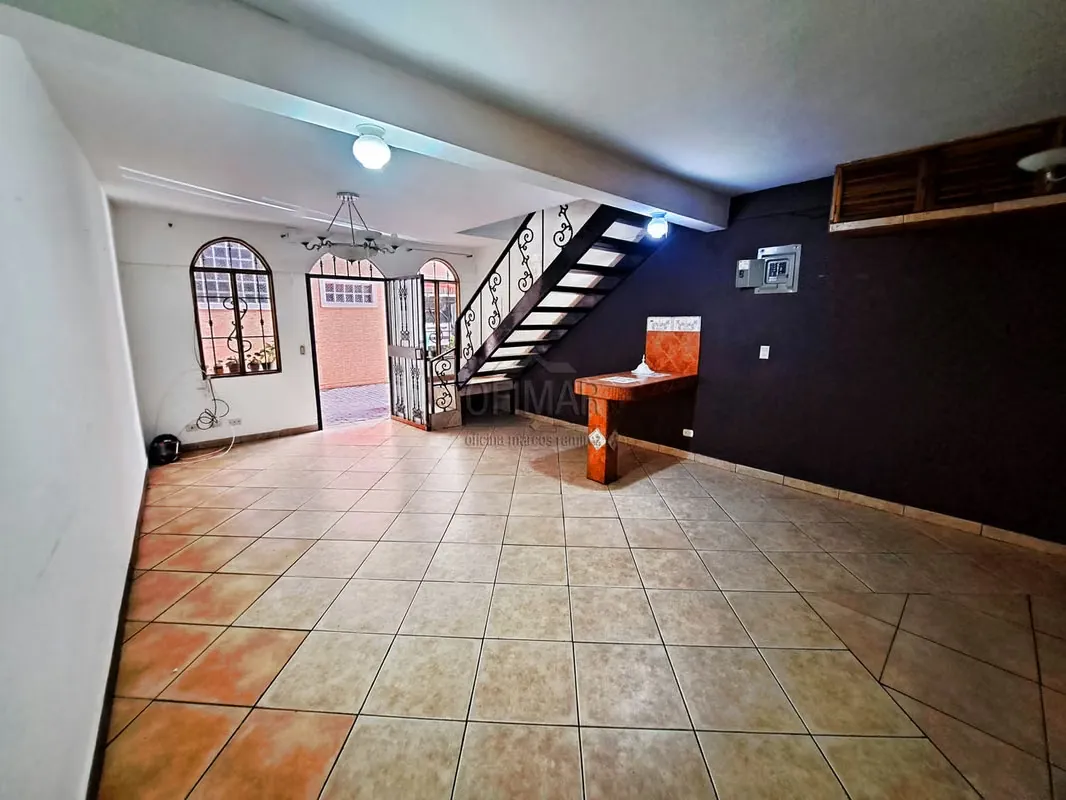 Apartamento en Desamparados, dos plantas, mucha seguridad, buen precio SA-157