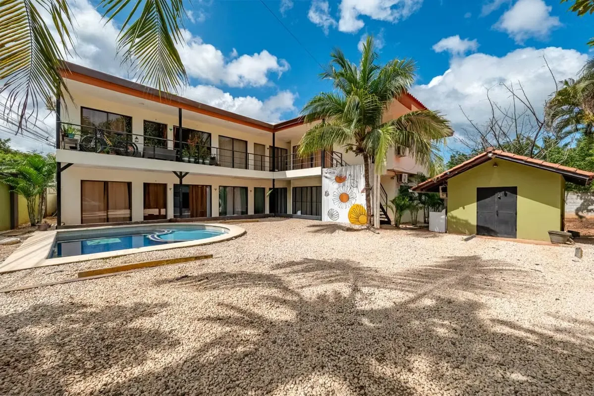 Condominio Happy Bird en la Josefina con piscina y parqueo. Tranquilo y seguro