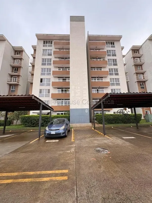 Apartamento Amoblado en Alquiler - Condominio 9-10 planta baja