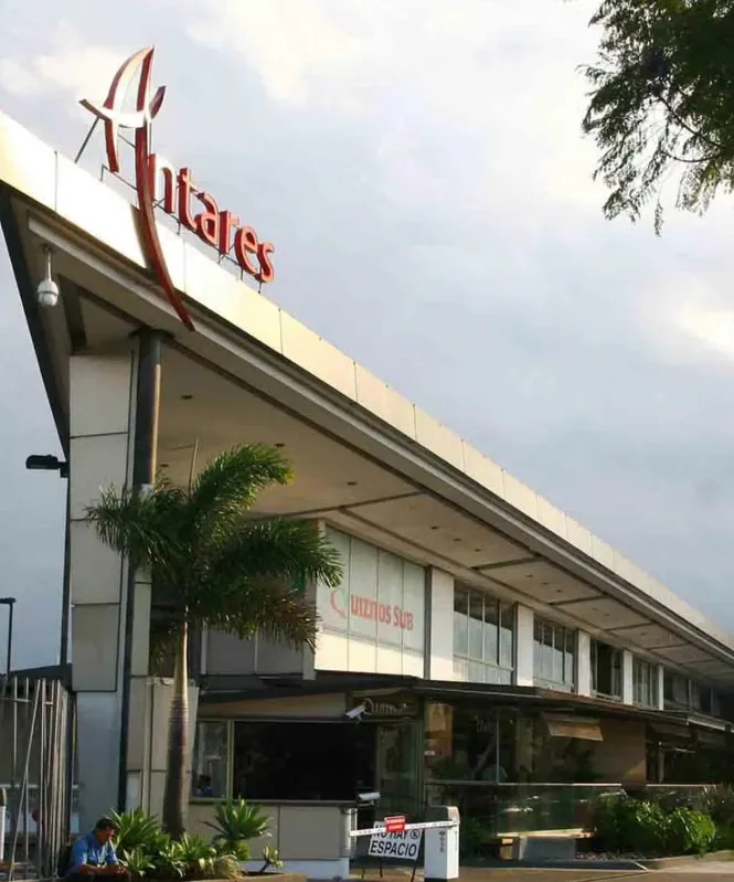Locales disponibles en plaza Antares, en San Pedro De Montes de oca