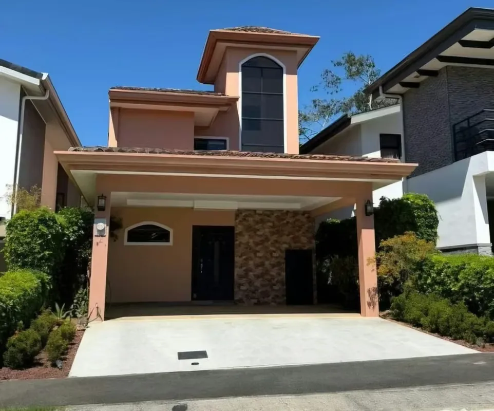 Casa en Venta en Condominio Tierras de Café, Heredia Amplia y Moderna