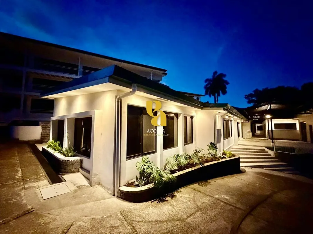 Apartment for rent in a condominium in Escazú. Price: $1,500 including maintenance