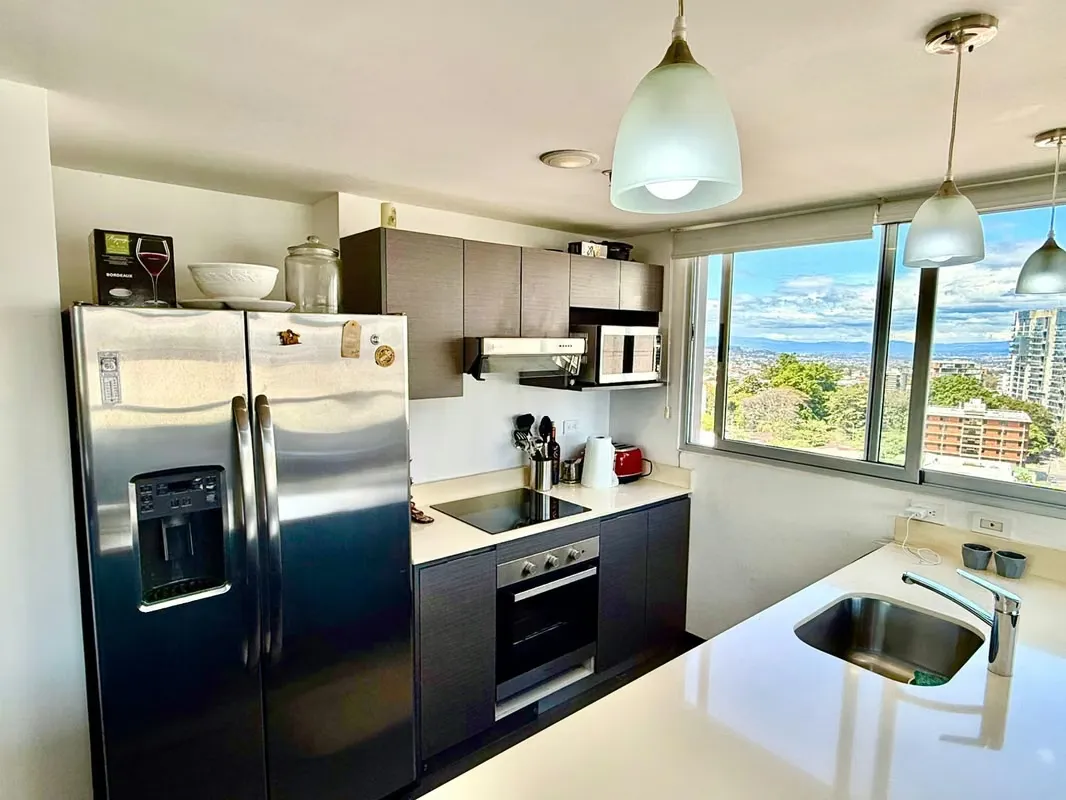 Modern apartment located on the 12th floor, featuring excellent natural light, ventilation, and beautiful views. Ideal for those looking to live ...