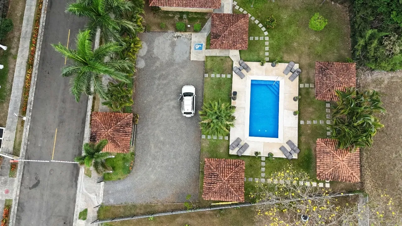 Lote en Turrubares en Condominio Valle Escondido